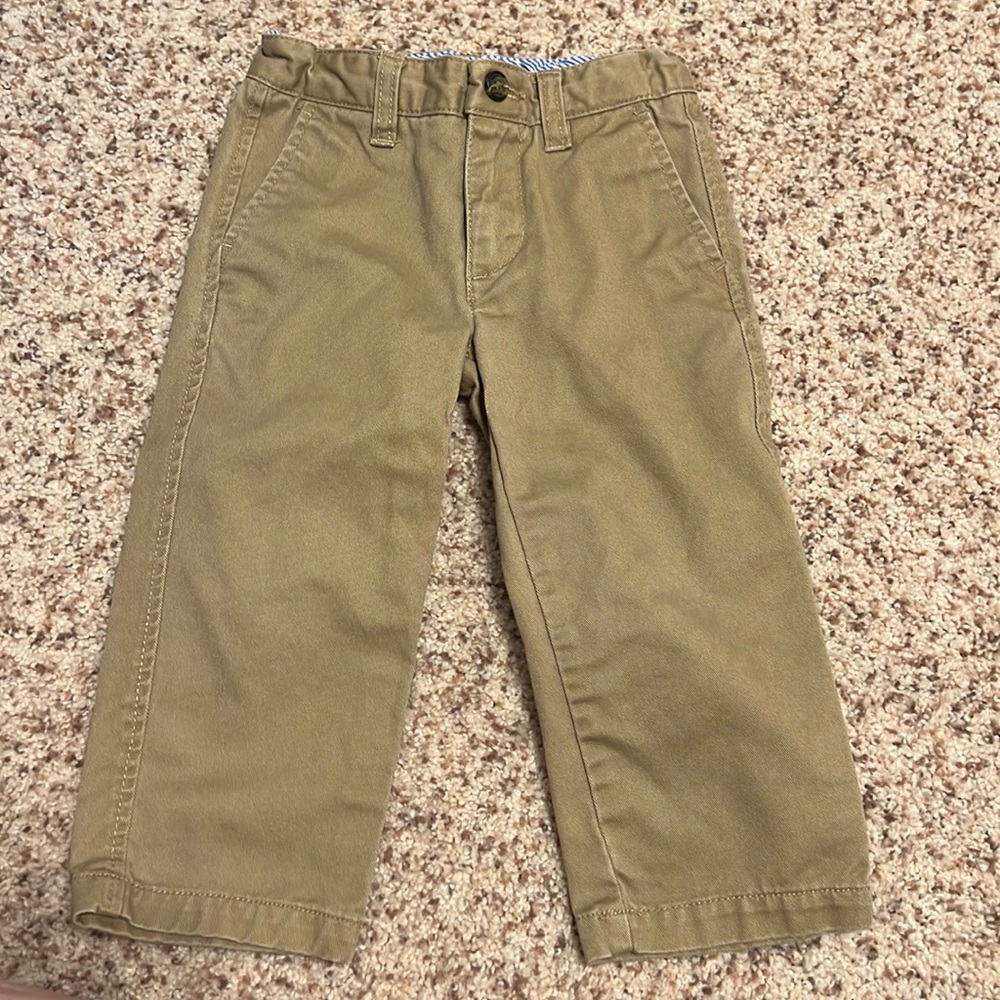 Tommy Hilfiger khaki dress pants, size 2T, in great condition.